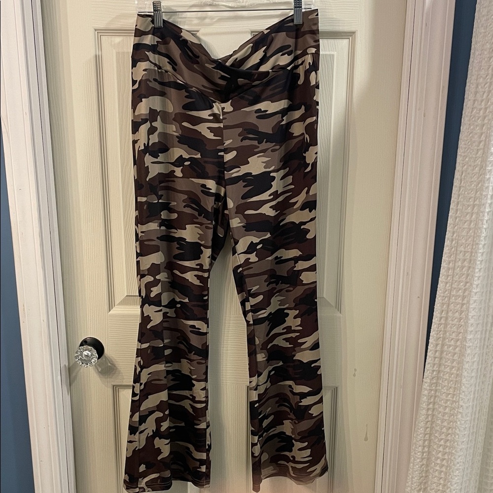 SHEIN Camouflage Flare Pants
